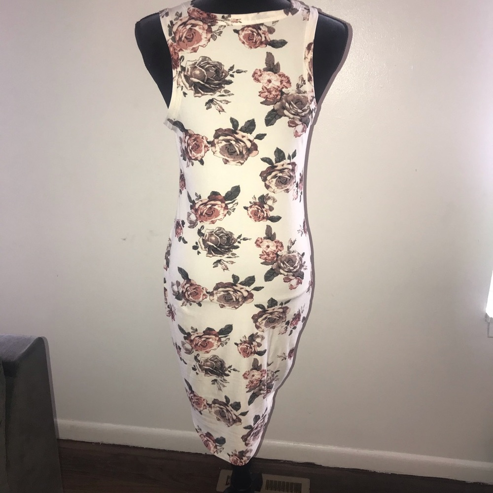 Dress - Picture 3 of 4